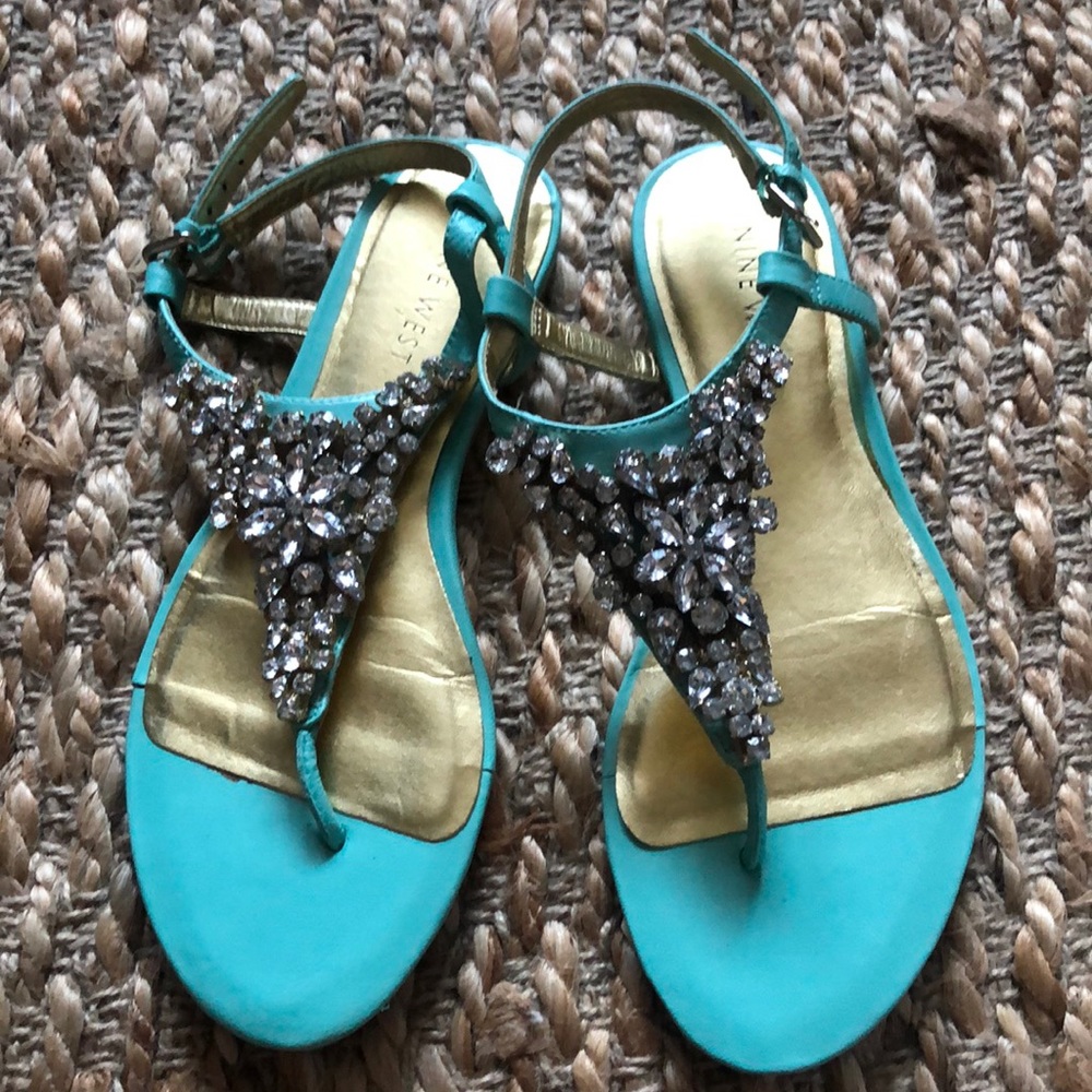New Nine West turquoise crystal flat sandals 6M
